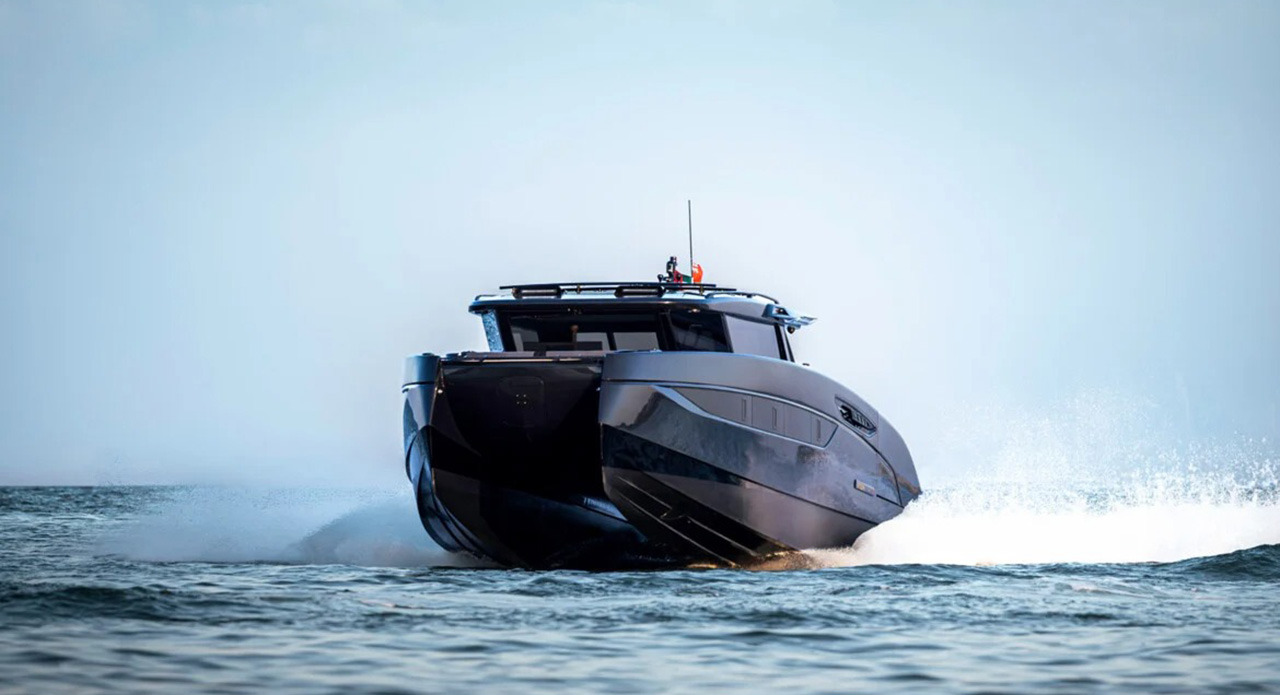BRABUS takes its unmistakable supercar attitude to the open water with the ULTIMA 55, built with Sunreef Yachts, this 17 metre catamaran combines carbon fibre, serious horsepower and hydrofoil technology