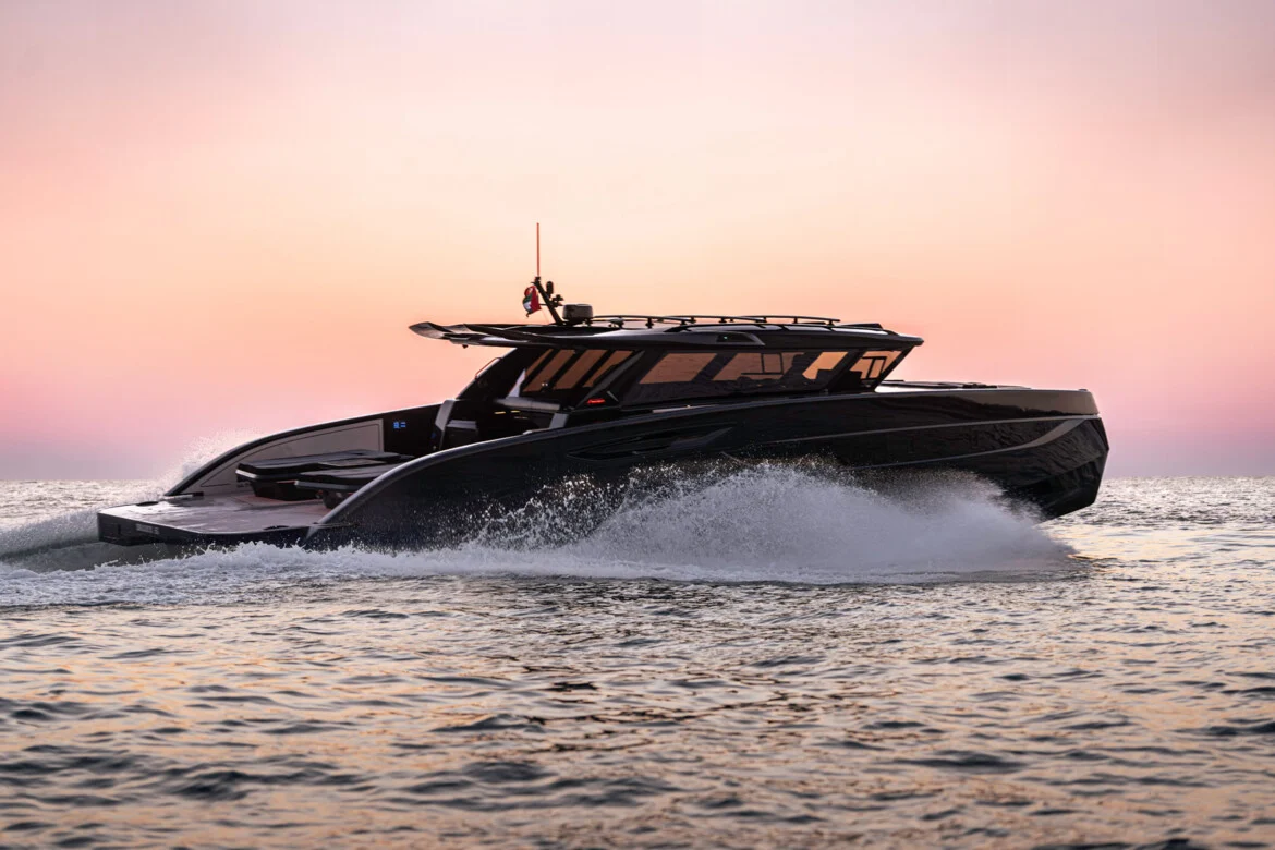 The ULTIMA 55 is powered by two 10.8 litre six cylinder engines, each producing 533 kW or 725 hp