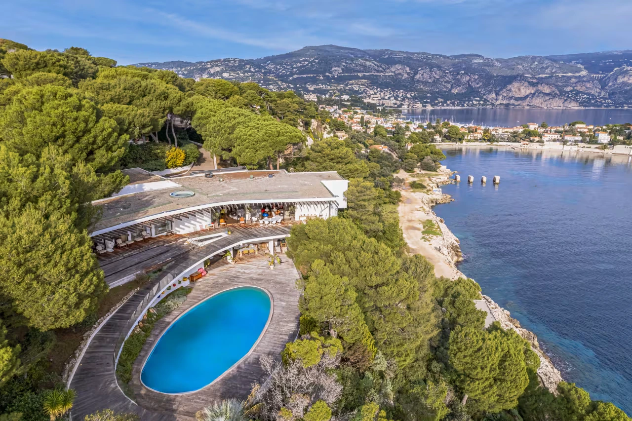 Along the French Riviera, cliffside estates turn elevation into a lifestyle