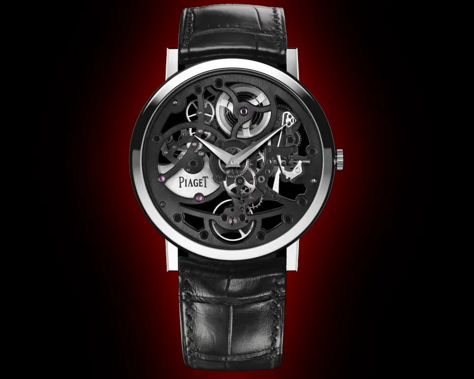 The Piaget Altiplano Skeleton Ref. G0A40033 takes a very different approach, because instead of hiding