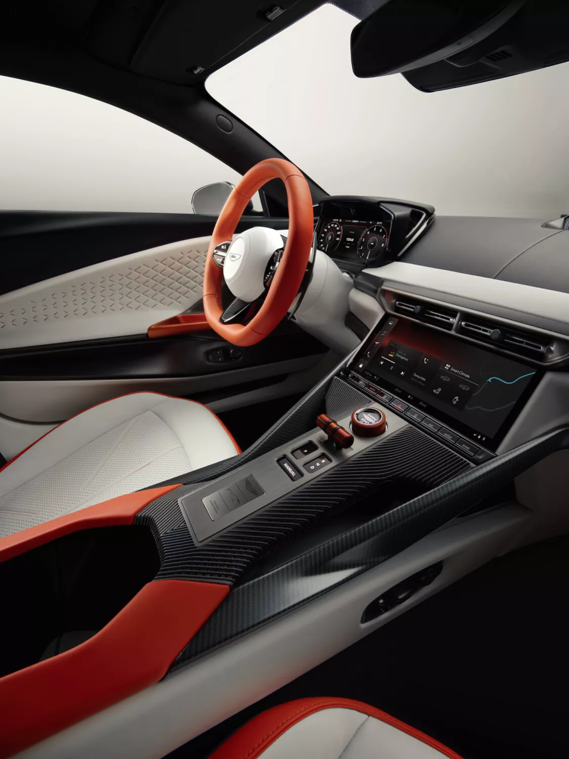 An optional lightweight package saves another 16.9kg through machined aluminium suspension