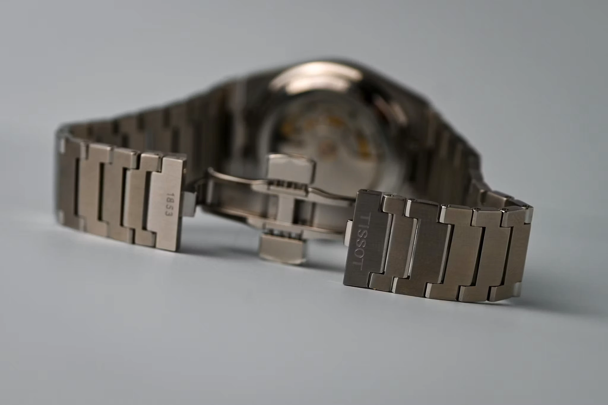 Then there is the butterfly clasp, also known as a triple deployant, another development associated with Louis Cartier