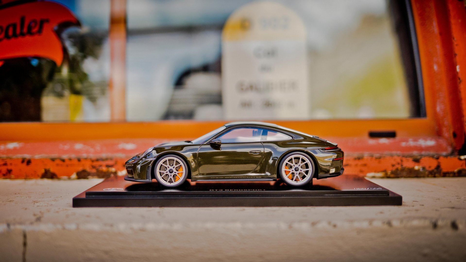 Porsche Lifestyle has created a collection of 1:43 and 1:18 scale models, caps, thermal travel mugs