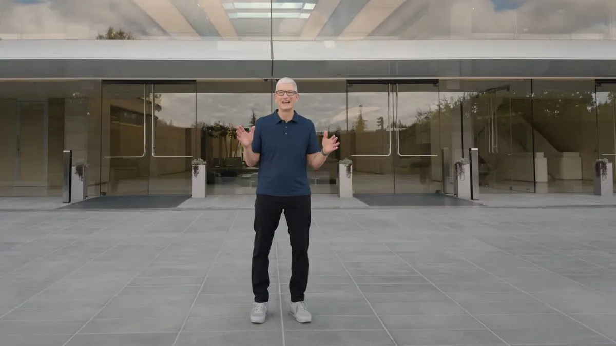 This is where Cook becomes rather unusual. His best known residence is in Palo Alto