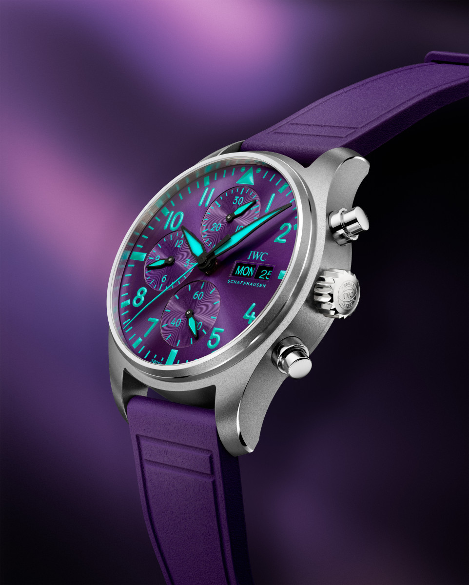 The new IWC Pilot’s Watch Chronograph 41 Mercedes-AMG PETRONAS Formula One™ Team