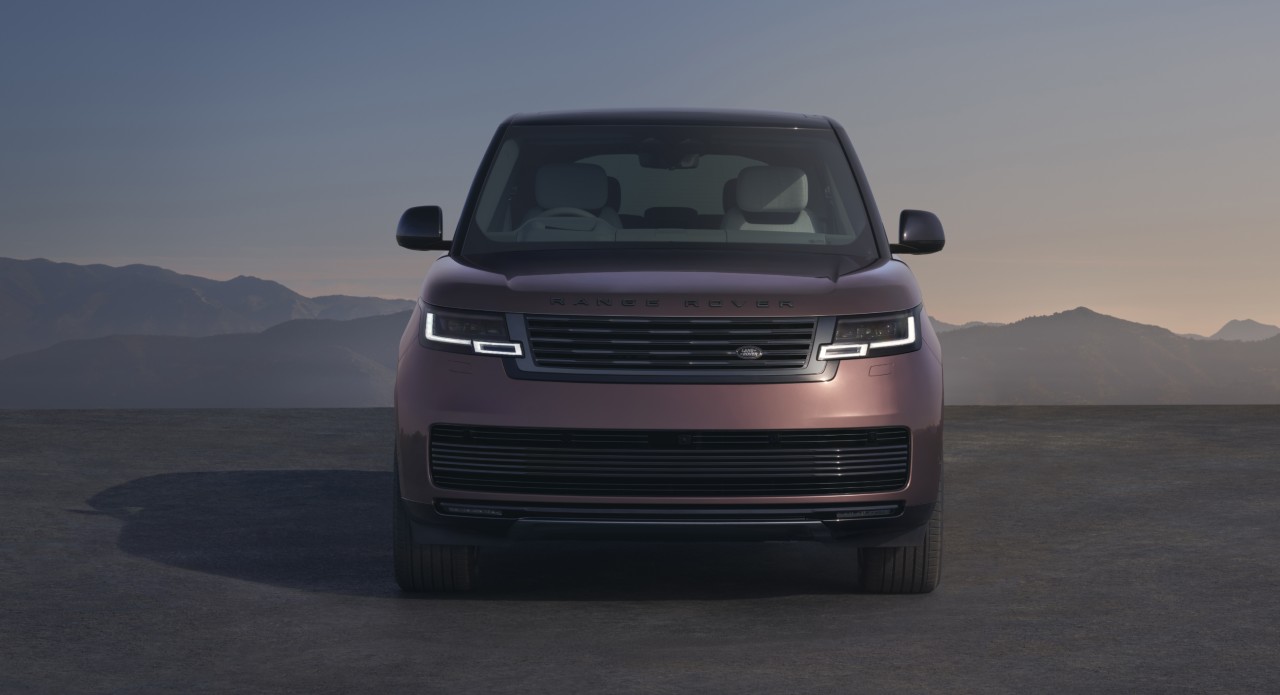 The Range Rover Finally Goes Fully Electric