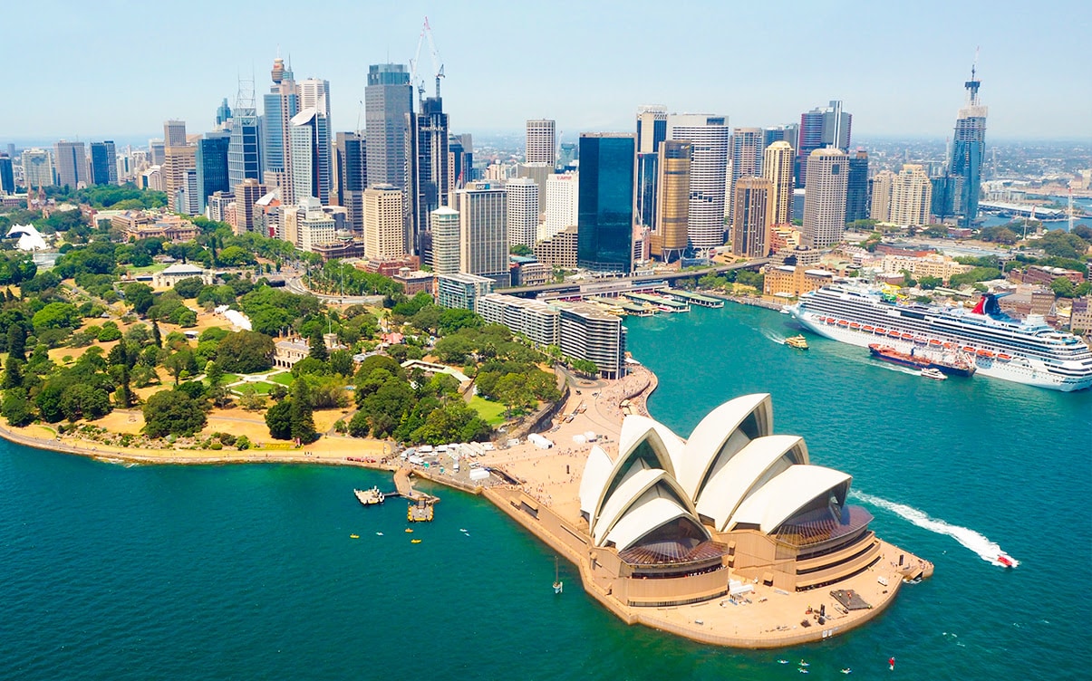 Sydney Harbour brings a distinctly urban interpretation to waterfront living
