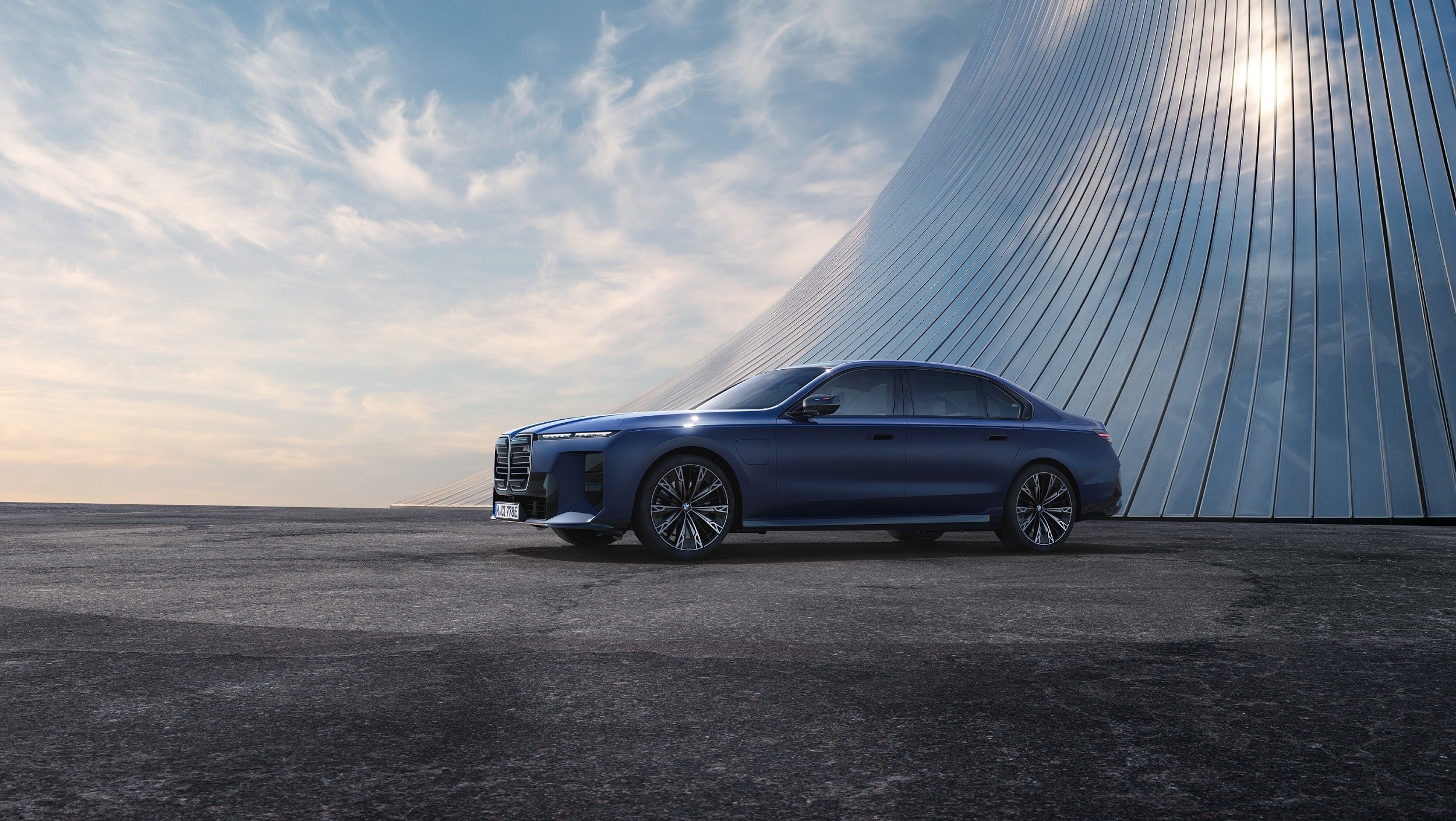 If the standard 7 Series is about arriving in comfort, the i7 M70 is about arriving considerably earlier than everyone else