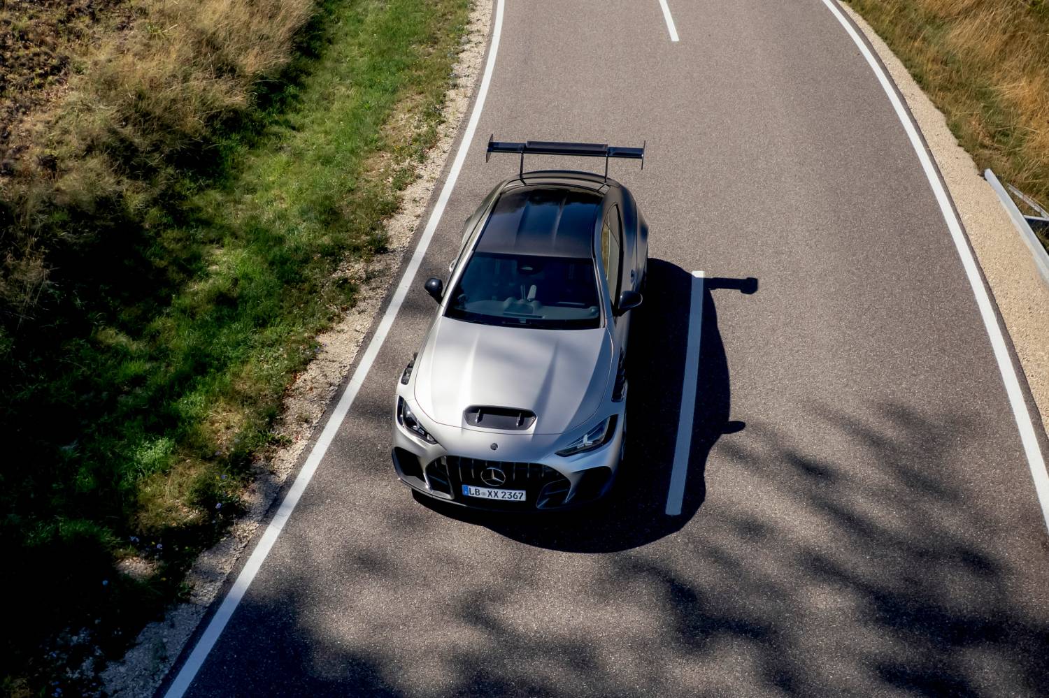 The answer begins with the AMG 4.0 litre V8 biturbo M177 EVO. It produces 646 hp and 850 Nm between 2,500