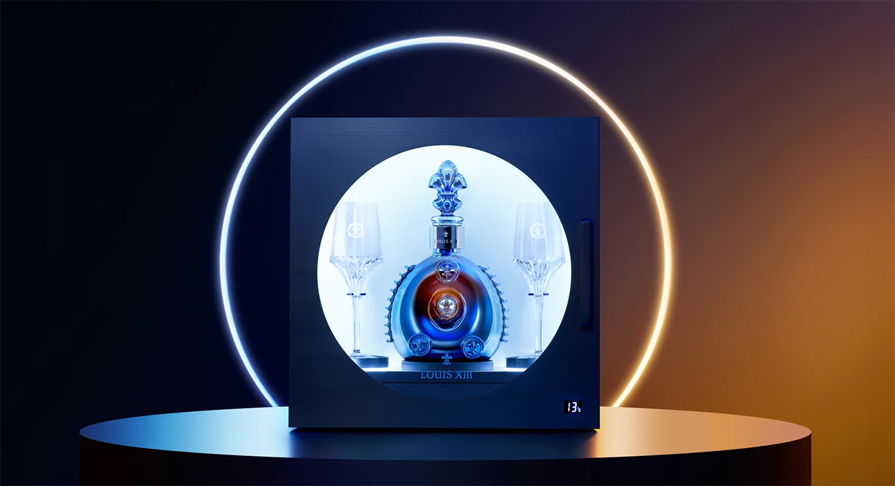 LOUIS XIII Black Pearl takes inspiration from Le Grollet, the historic cellar where generations of Cellar Masters have worked, bringing together a singular eau de vie, a bespoke tierçon and an extraordinary tasting ritual designed to reveal its character as the temperature rise