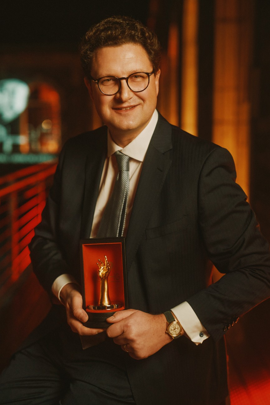 Bringing the Grand Prix d’Horlogerie de Genève (GPHG) to India, and what this milestone signifies for India’s growing importance on the global horological map.Pranav Saboo’s role as a member of the GPHG Jury, offering his perspective on the world of fine watchmaking, the evolution of horology, and the criteria that define excellence in contemporary watchmaking. Ethos’ expansion and milestone of 100 boutiques across India, reflecting the growing demand for luxury watches and the brand’s expanding retail presence. Bringing global luxury watch brands to India and Ethos’ role in strengthening access to international maisons while contributing to the growth and evolution of India’s luxury market.