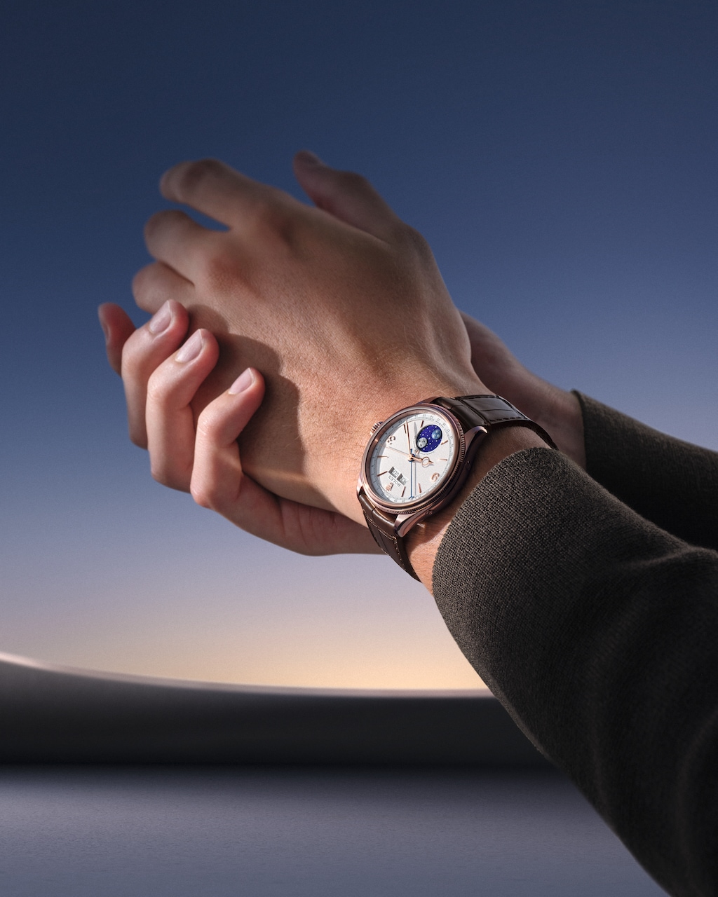 Turn the watch over and the Padellone becomes almost as compelling as it is from the front