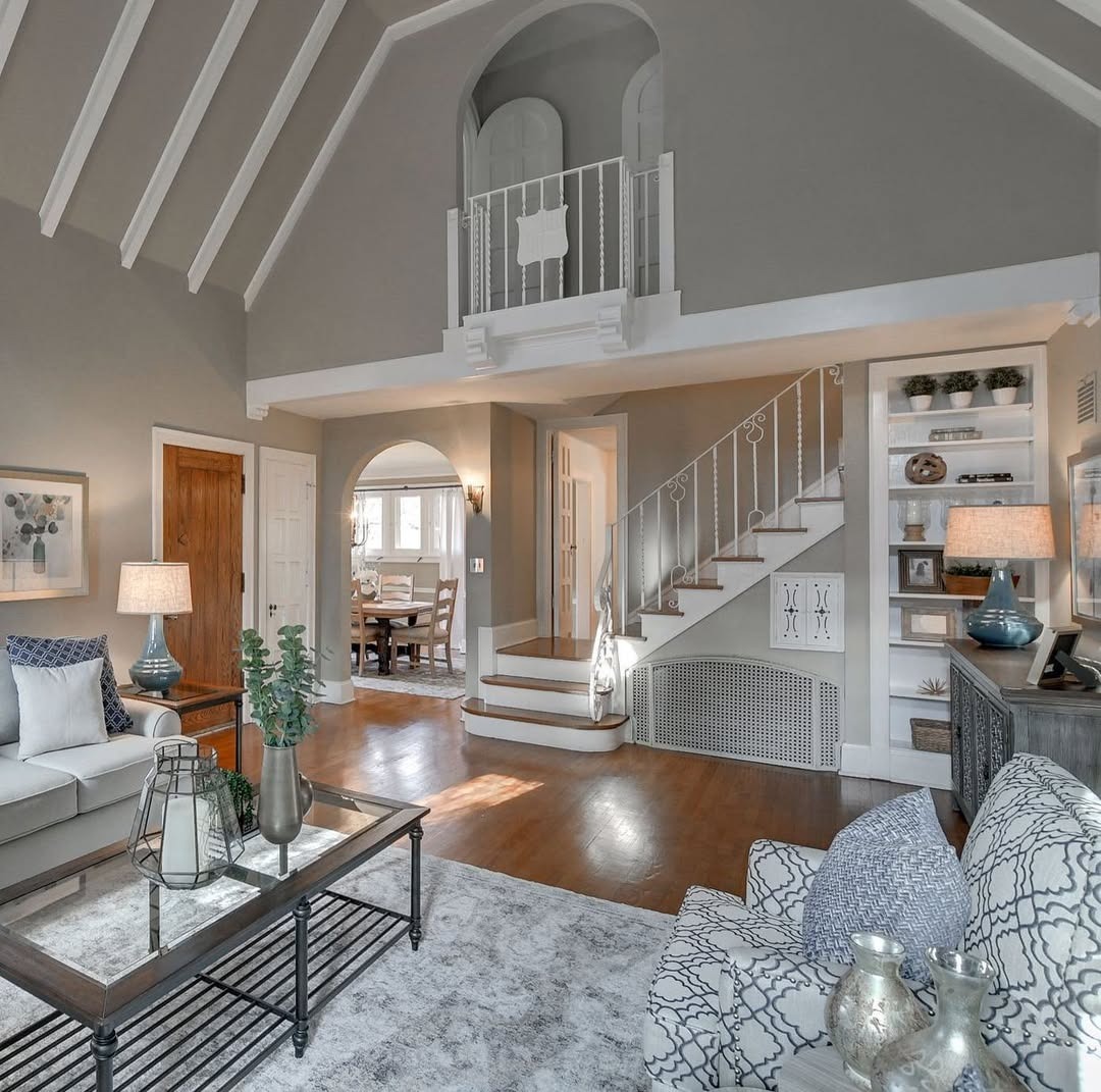 Built in 1921, the house was designed by architect Charles Steinbaugh for George H. Payne