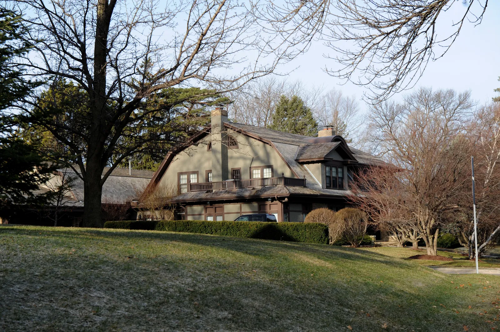 Publicly available accounts of the interiors suggest that the residence has retained much of the character expected of a traditional American