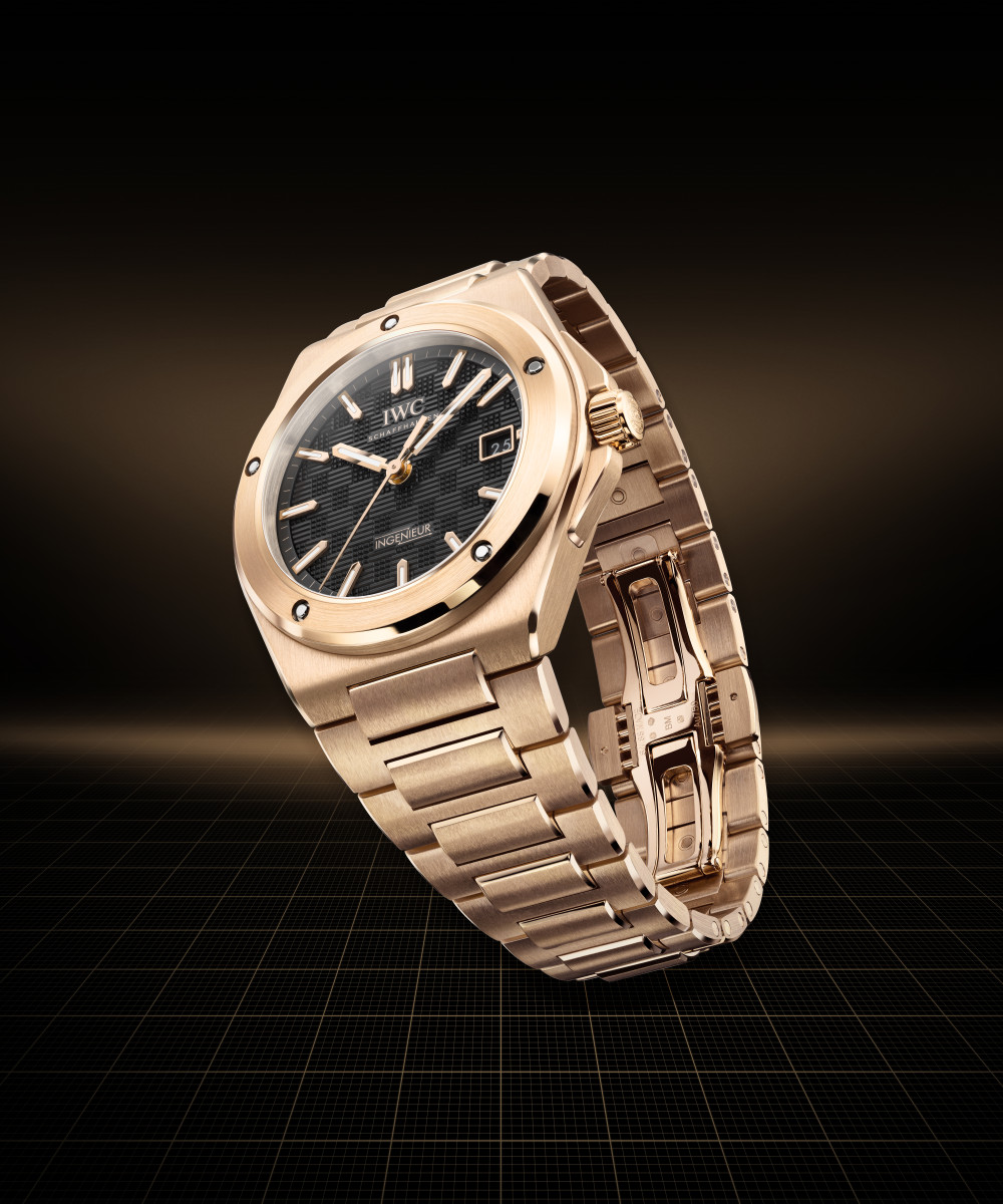 The IWC Ingenieur Automatic 40 combines an 18 carat 5N gold case with a compact 40 mm diameter