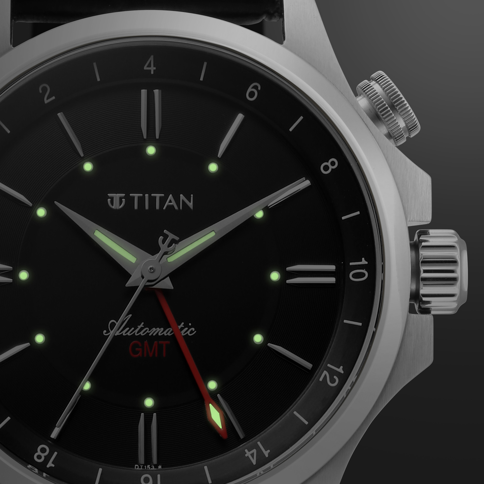 At 42mm, Dualis is the collection's traveller, powered by the 7A37 Vetra calibre