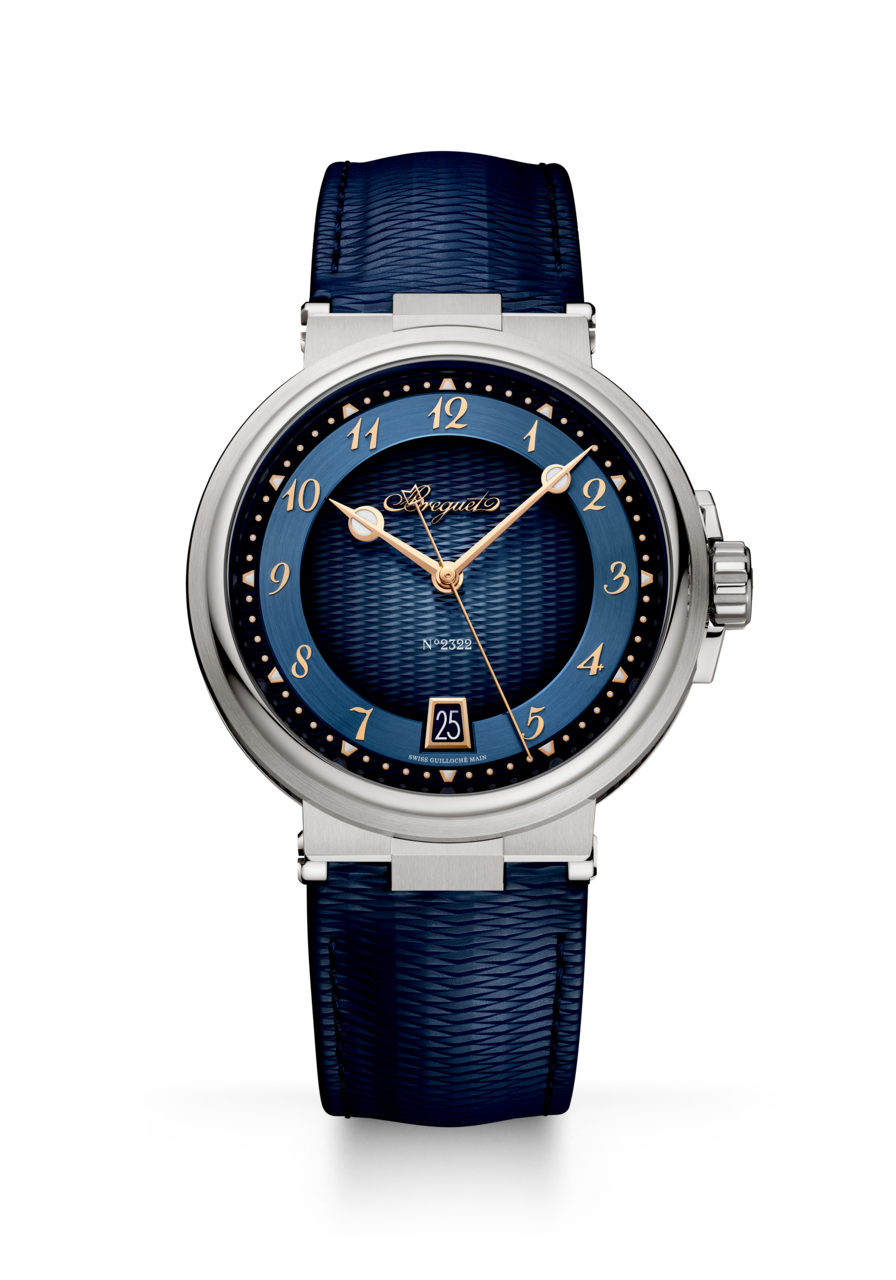 The case measures 40mm in diameter with a 47.7mm lug-to-lug length and stands 11.50mm thick
