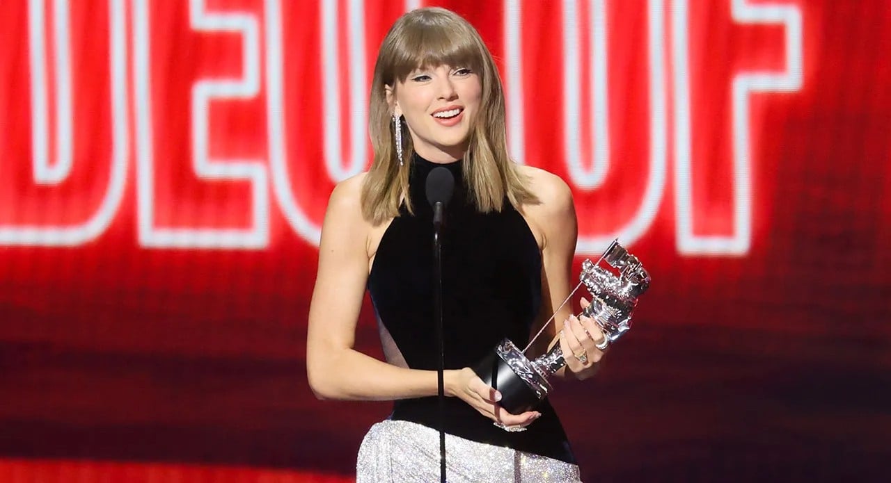 A record-extending night at the 2026 VMAs puts Taylor Swift back at the top of pop, and a look at the homes she has quietly built into a portfolio worth well over USD100 million