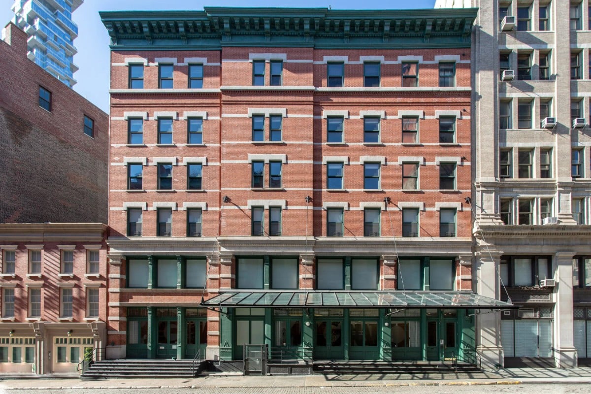 Swift's New York story began in 2014, when she bought two adjacent Tribeca penthouses in the Sugar Loaf building