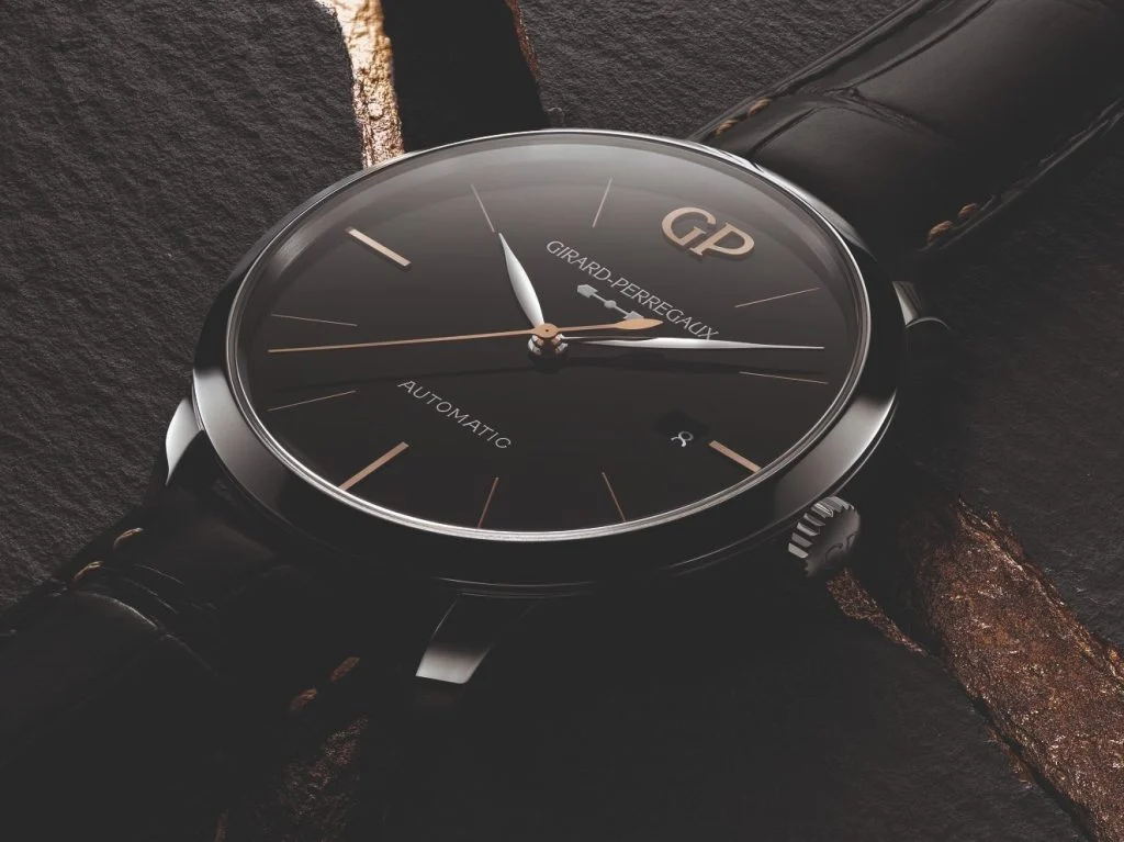The timepiece dresses the brand’s most timeless collections in pure black onyx, a stone that echoes the stillness of a starless night sky