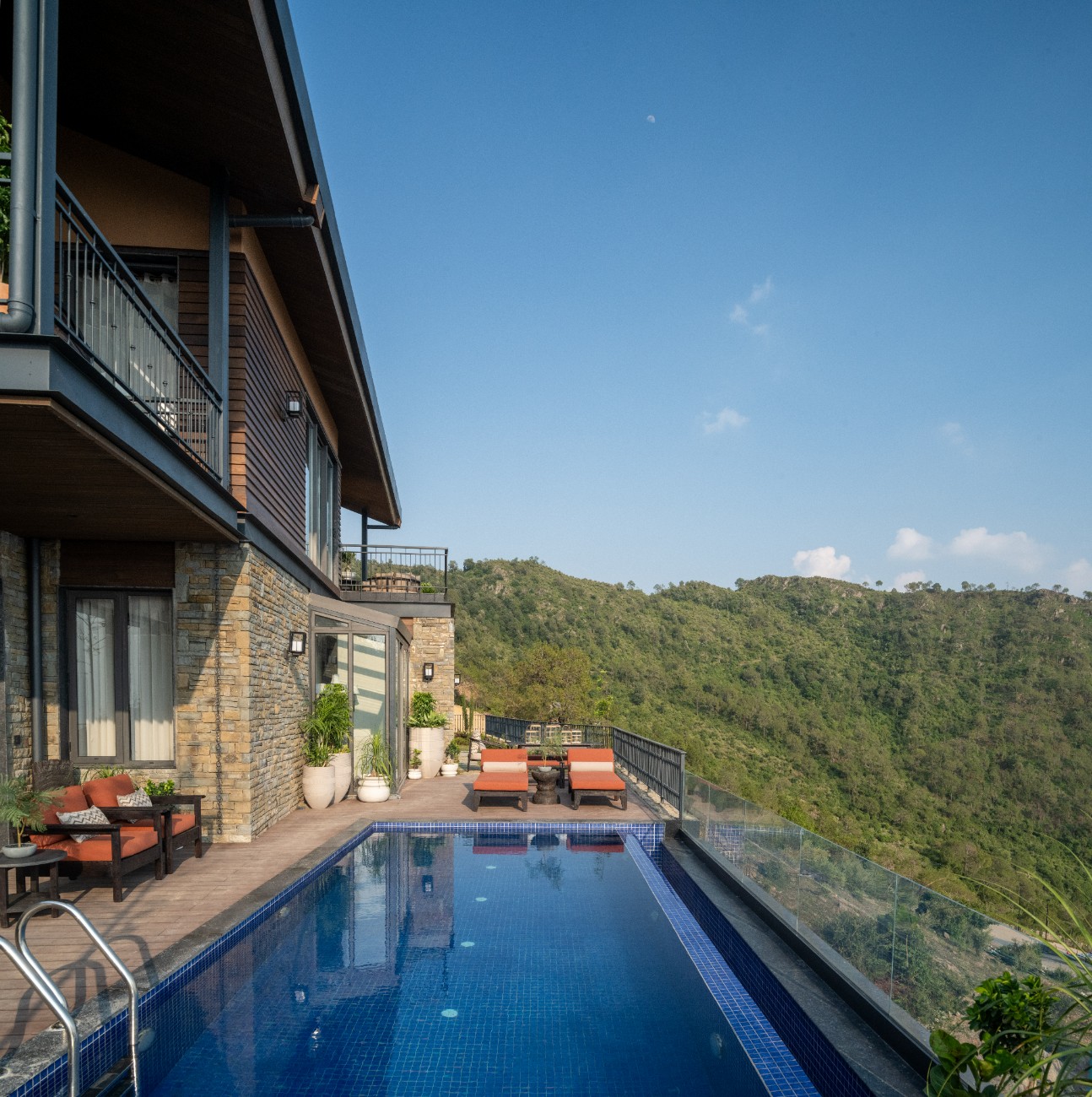 Developing an ultra luxury residential project in a hillside location presents a distinct set of considerations, ranging
